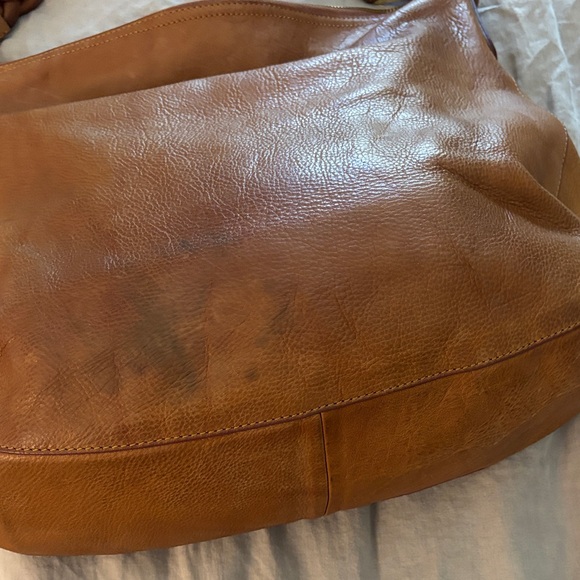 Mulberry Tan Leather Shoulder Bag with Gold Accents - Picture 9 of 12